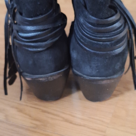 LUCCHESE Robyn Suede Ankle Bootie Boot Black 7.5 - Picture 3 of 16